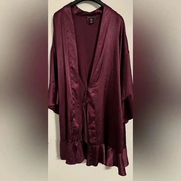 Victoria’s Secret Satin Robe w/ Pockets |Burgundy Color |Size M/L Missing belt - Picture 2 of 6